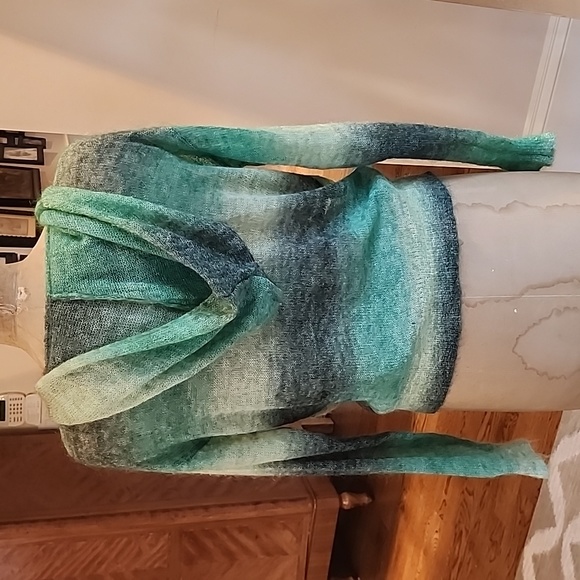 JOHNY was ombre sweater medium - Picture 3 of 4